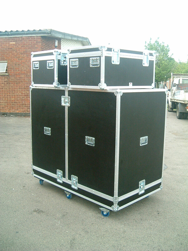 clam shell & 2 hand flight cases.jpg